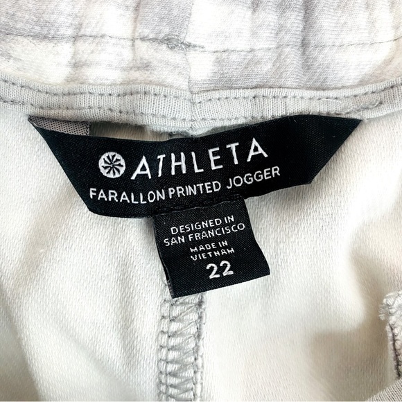 Athleta Inversion Grey Farallon Athletic Joggers Size 22 - Picture 6 of 8